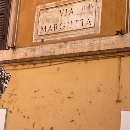 Margutta Domitia * רומא
